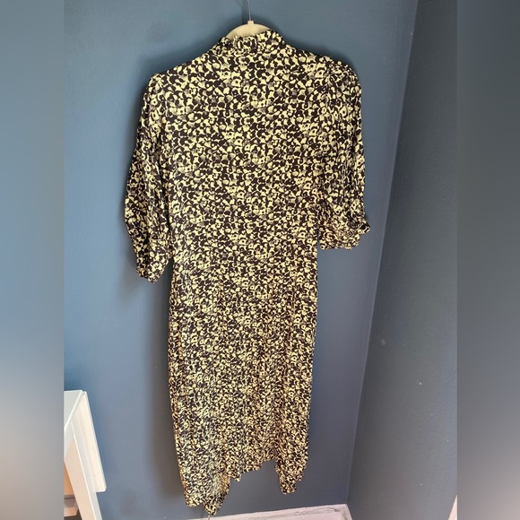 NWT Ganni Floral Printed Crepe Wrap Midi Dress 🖤 - Picture 4 of 8